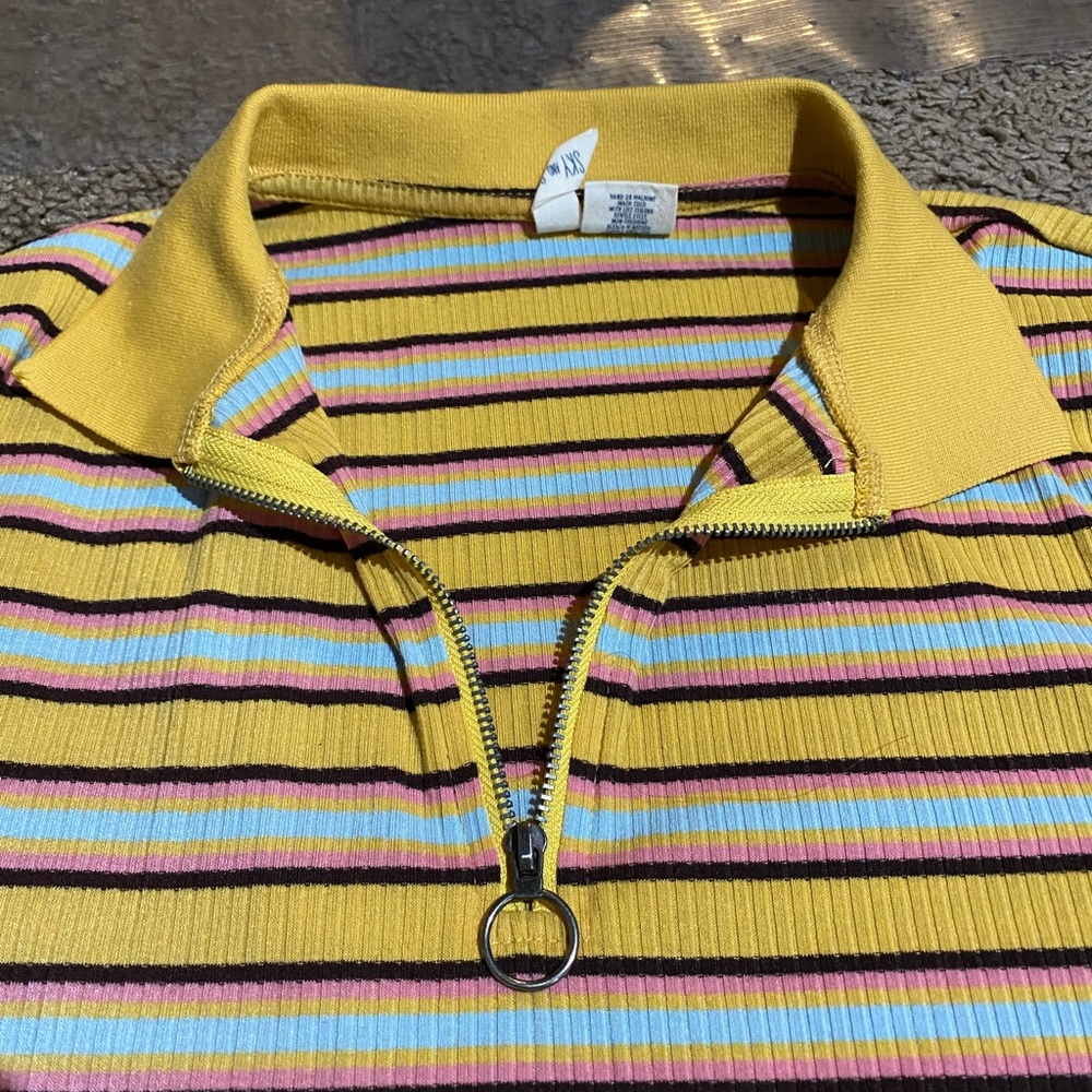Striped collared top - Picture 2 of 2